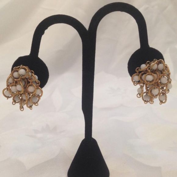 Vintage Gold And White Bead Cluster Earrings - Picture 2 of 3